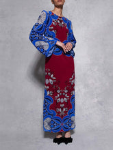 Modernes Midikleid mit ethnischem Grafikdruck